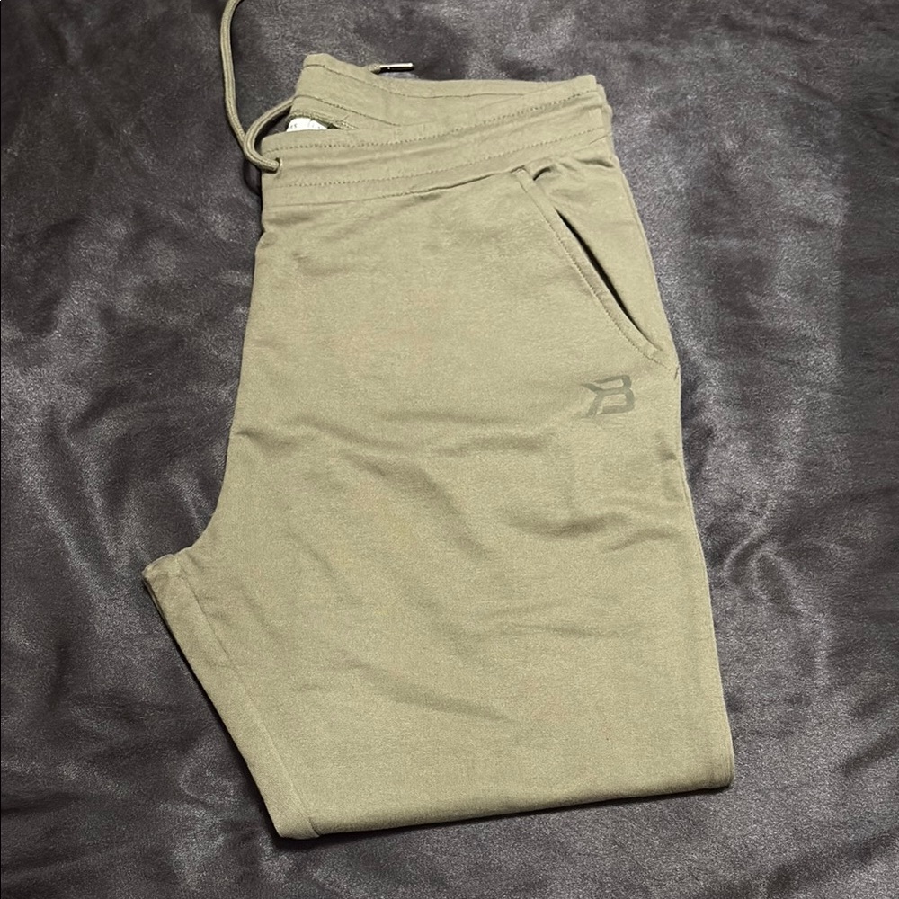 BETTER BODIES Green Sweatpants with Classic Straight-Leg Cut